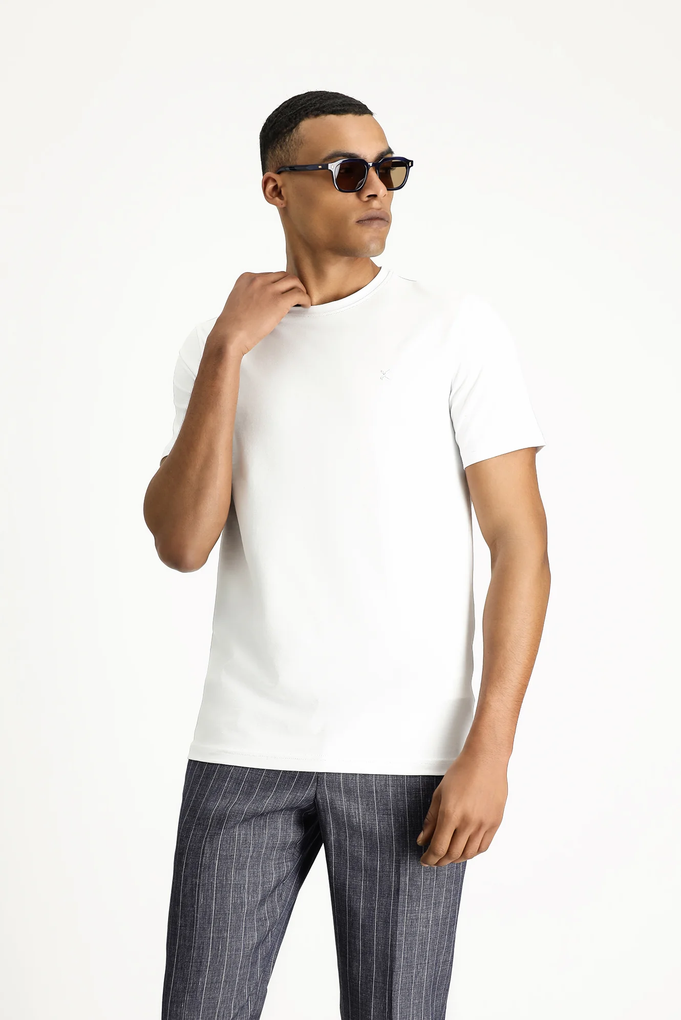 Beyaz Bisiklet Yaka Slim Fit Yumuşak Dokulu Pamuklu Likralı Esnek Tişört - Image 4