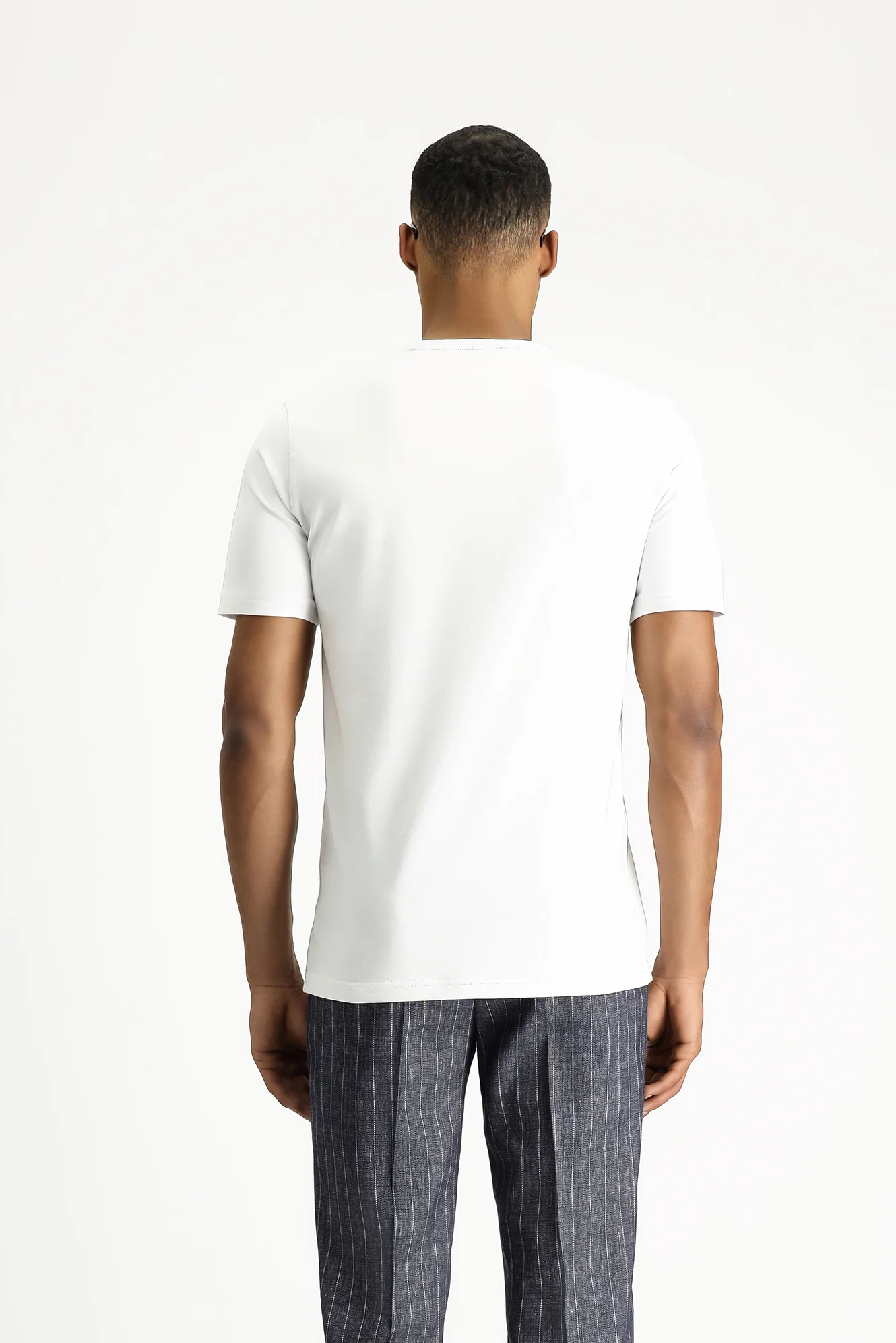 Beyaz Bisiklet Yaka Slim Fit Yumuşak Dokulu Pamuklu Likralı Esnek Tişört - Image 5