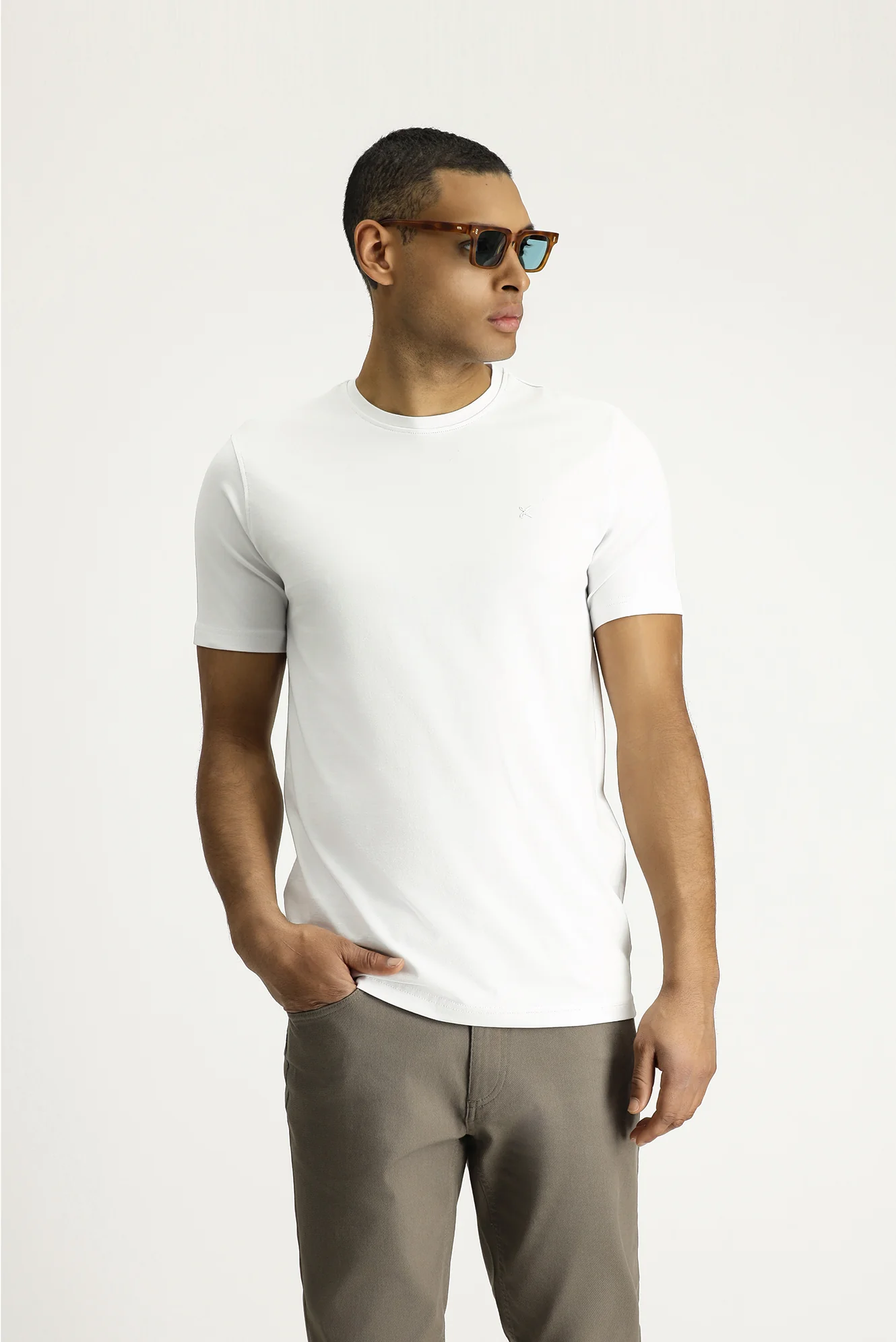 Beyaz Bisiklet Yaka Slim Fit Yumuşak Dokulu Pamuklu Likralı Esnek Tişört - Image 7