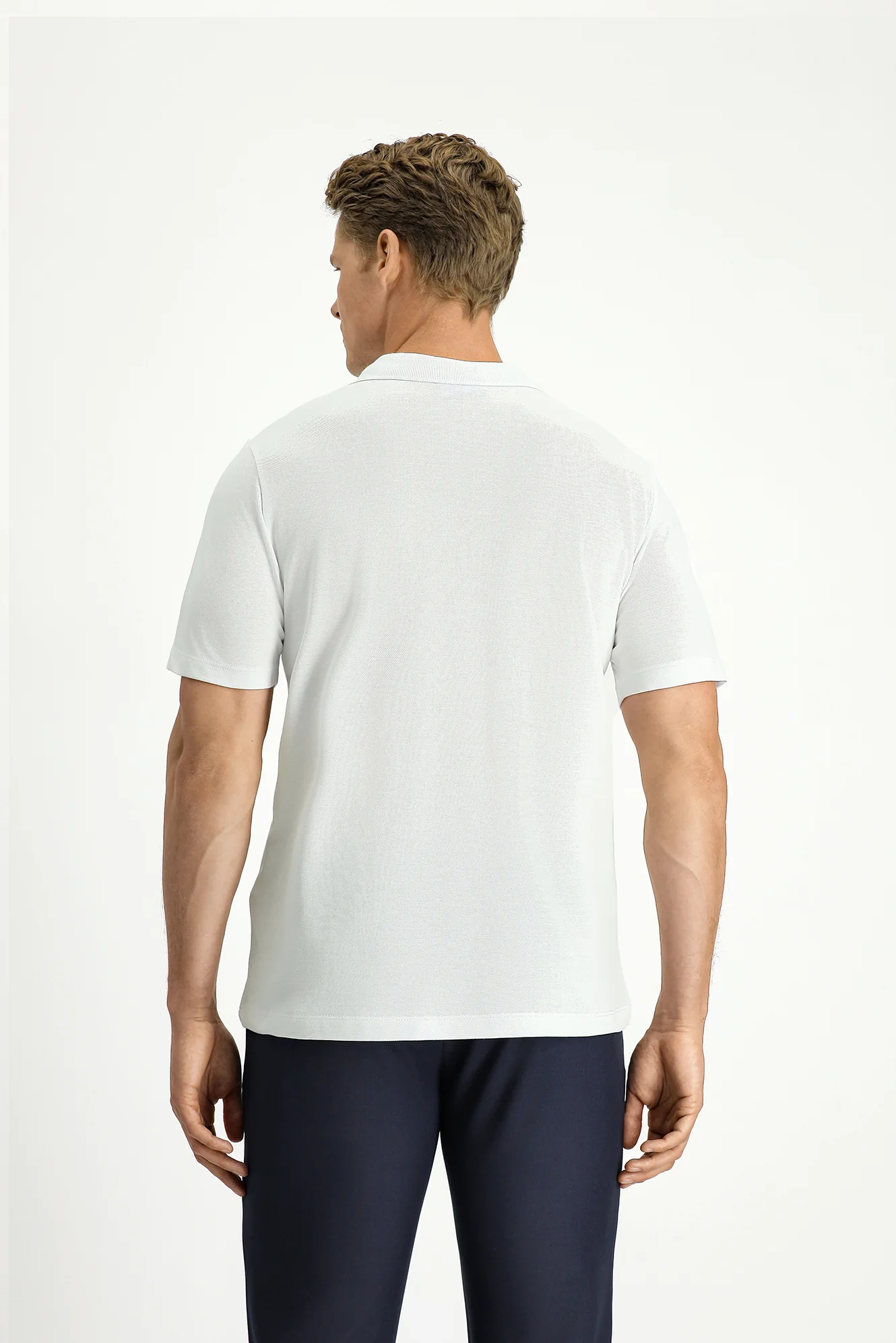 Beyaz Polo Yaka Regular Fit Cepli Nakışlı %100 Pamuk Tişört - Image 5