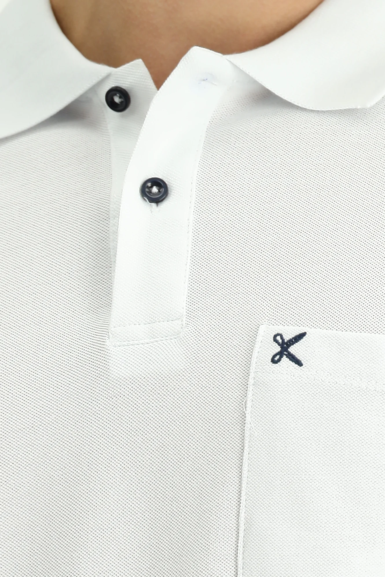 Beyaz Polo Yaka Regular Fit Cepli Nakışlı %100 Pamuk Tişört - Image 6