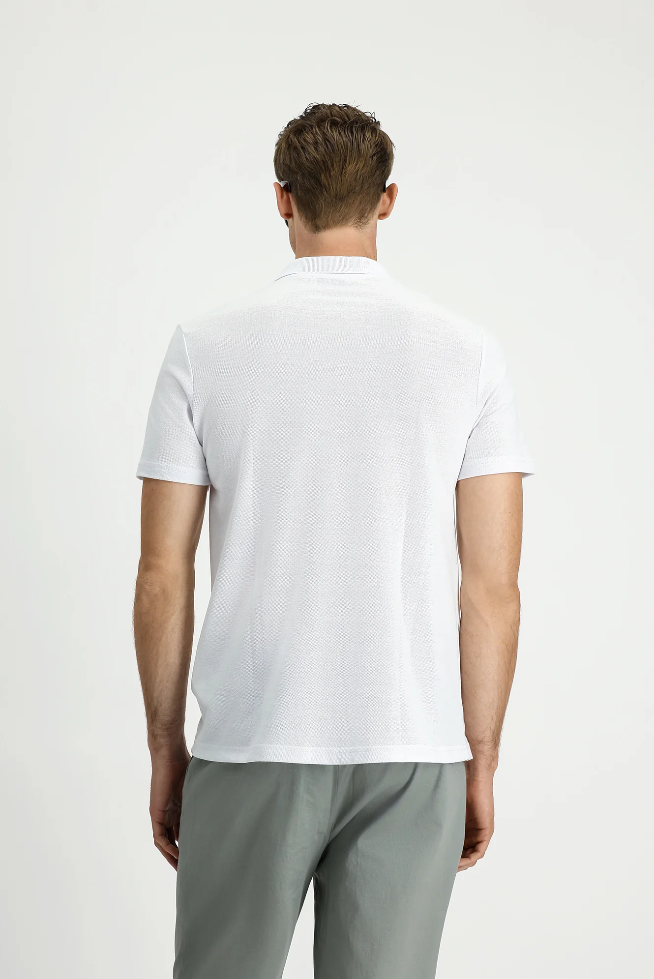 Beyaz Polo Yaka Regular Fit Nakışlı Pamuklu Tişört - Image 5