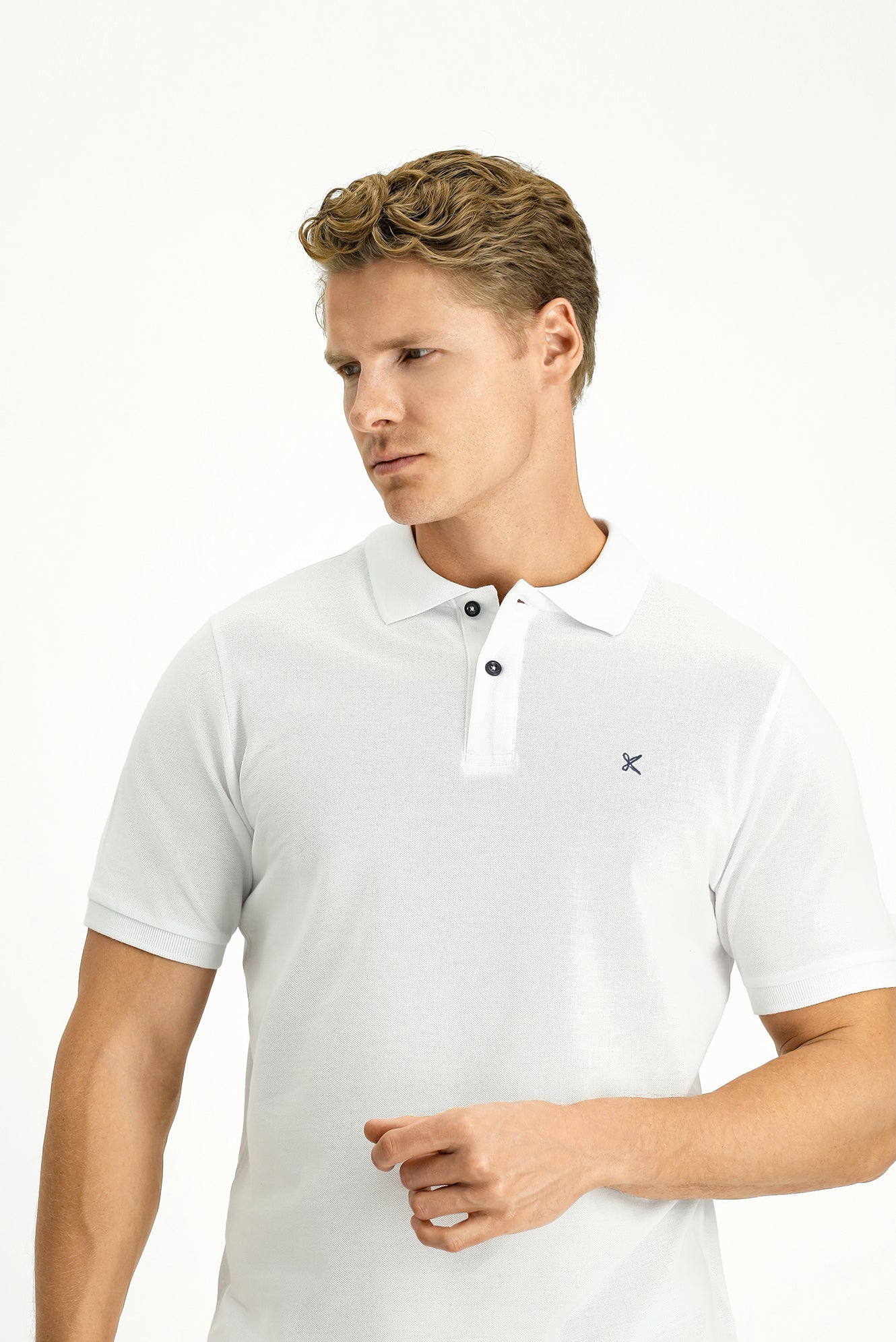 Beyaz Polo Yaka Slim Fit Nakışlı %100 Pamuk Tişört - Image 3