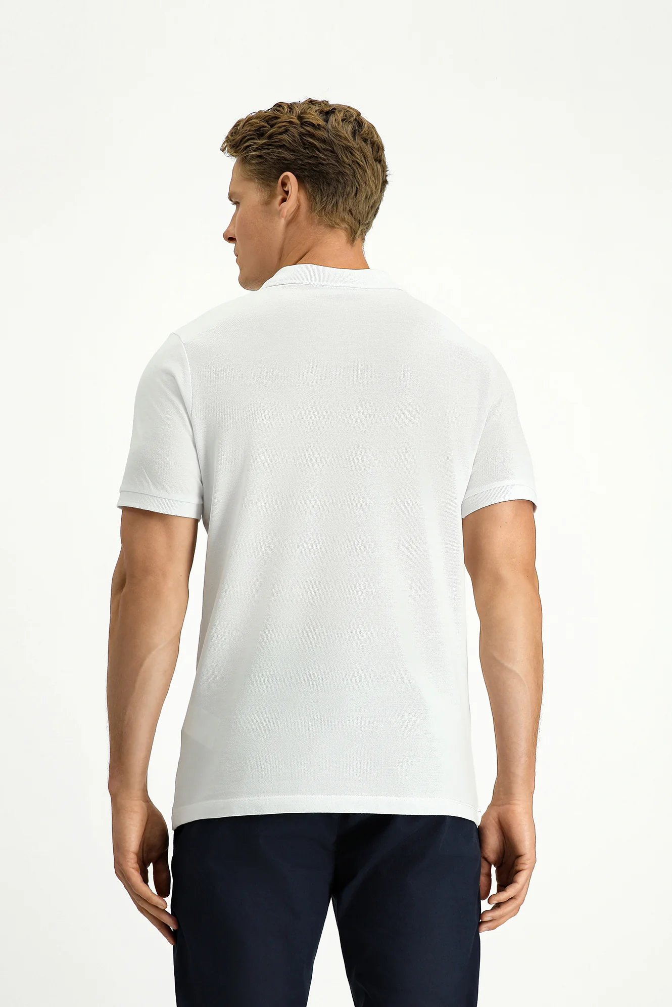 Beyaz Polo Yaka Slim Fit Nakışlı %100 Pamuk Tişört - Image 4