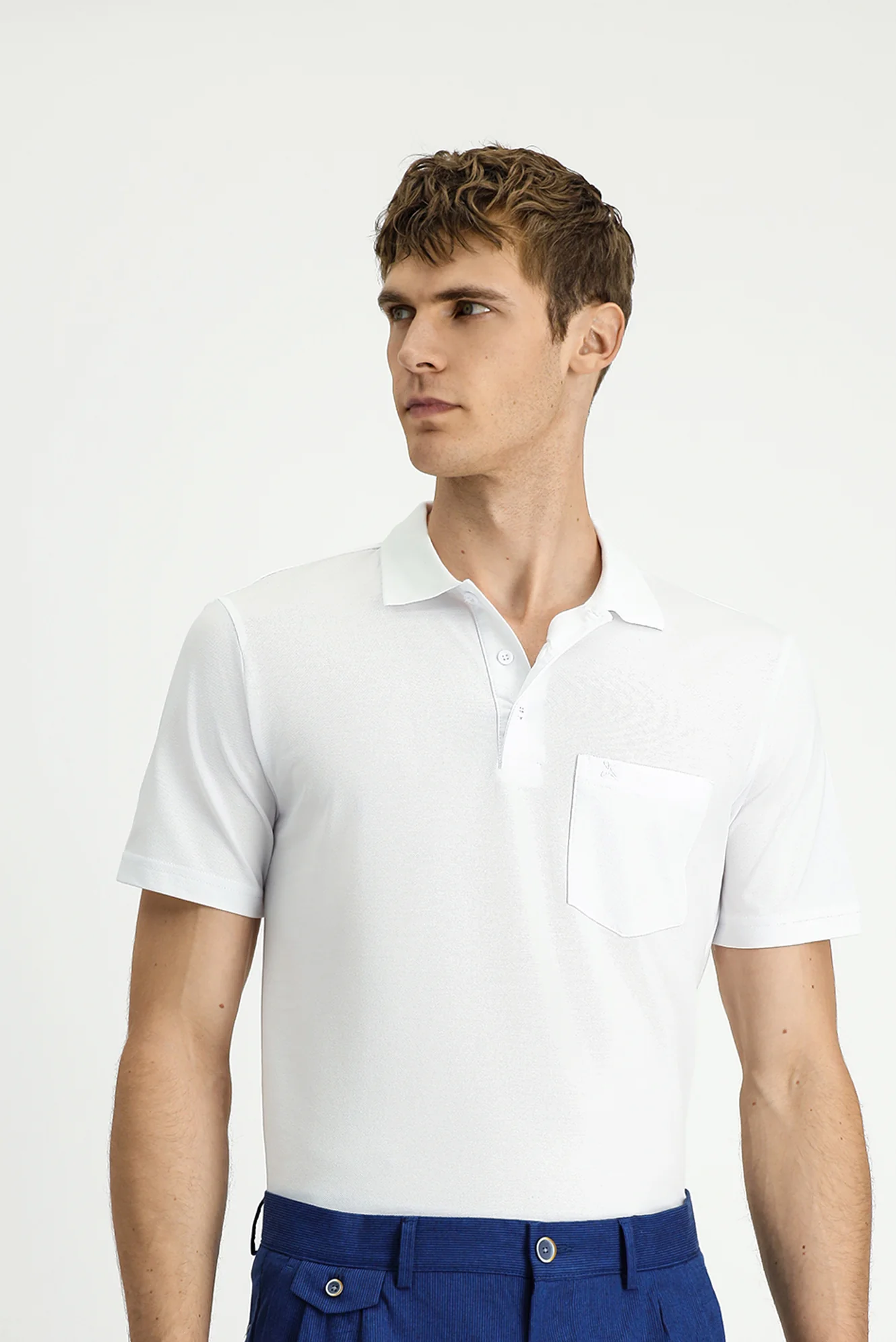 Beyaz Regular Fit Pamuklu Nakışlı Cepli Polo Yaka Tişört - Image 4