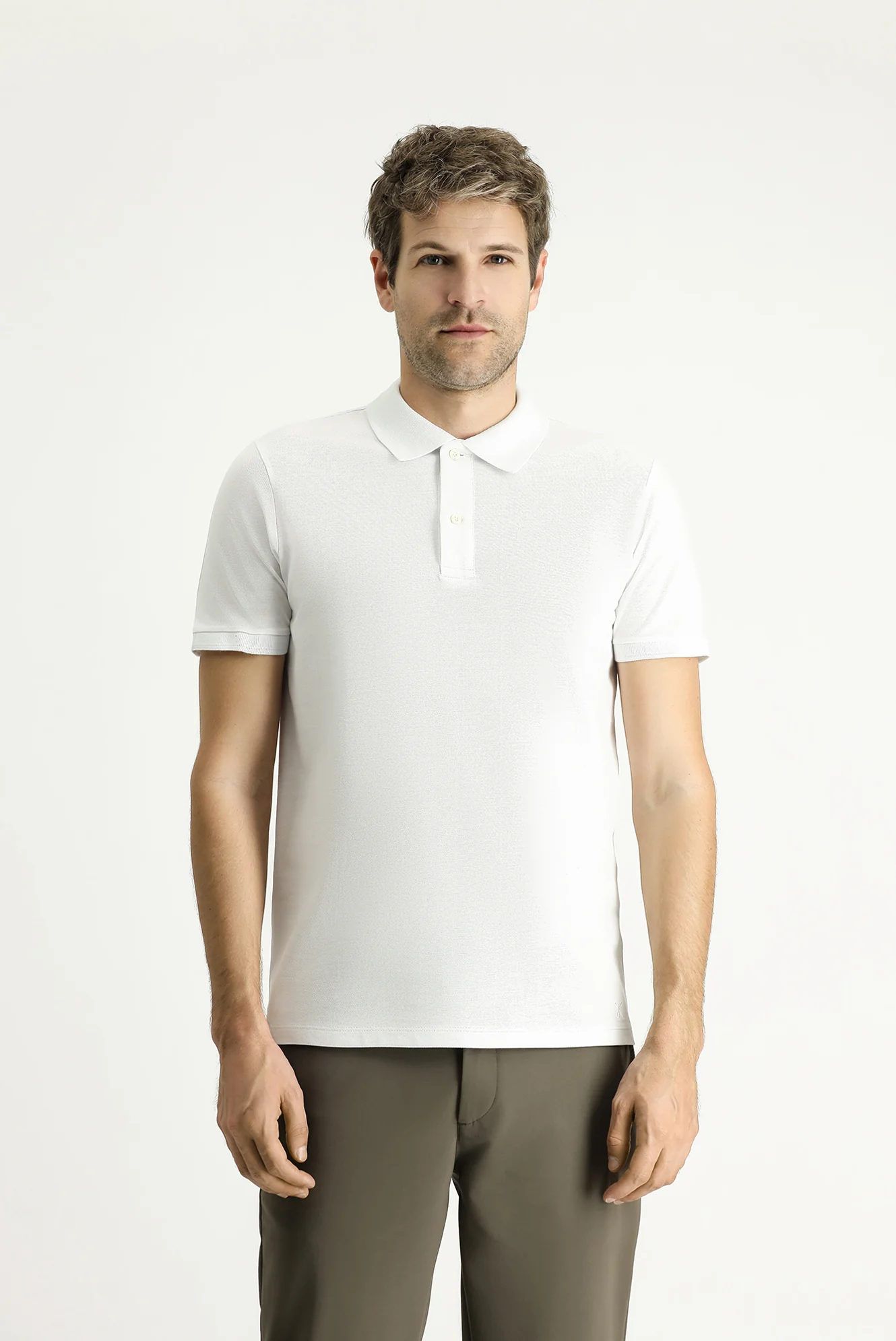 Beyaz Polo Yaka Slim Fit Nakışlı %100 Pamuk Tişört - Image 3