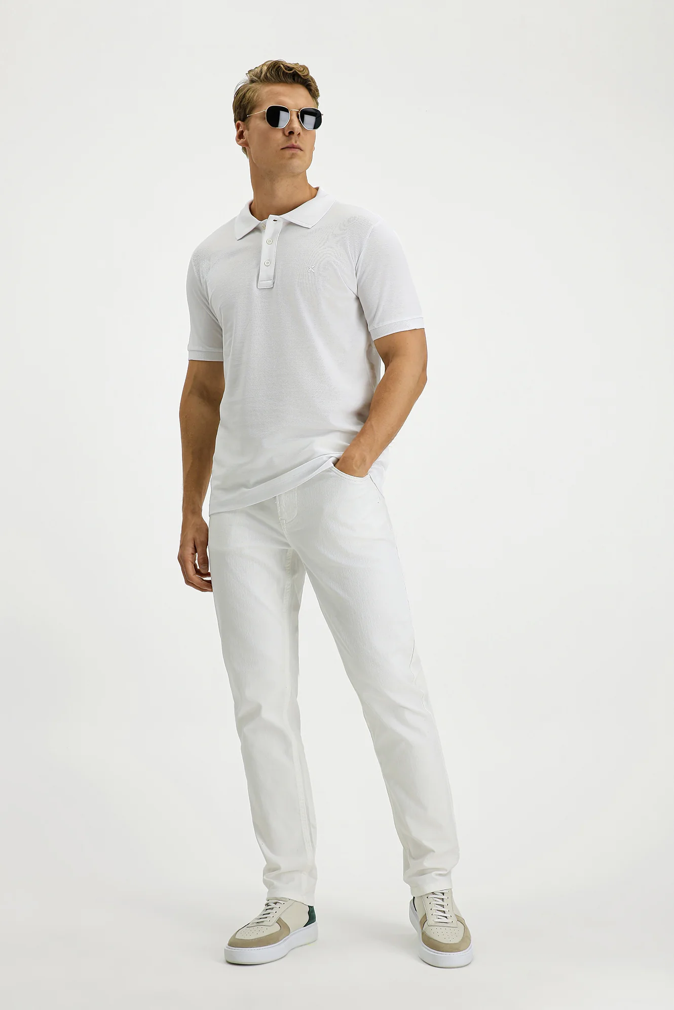 Beyaz Slim Fit Dar Kesim Pamuk Kıvrılmaz Polo Yaka Tişört - Image 3