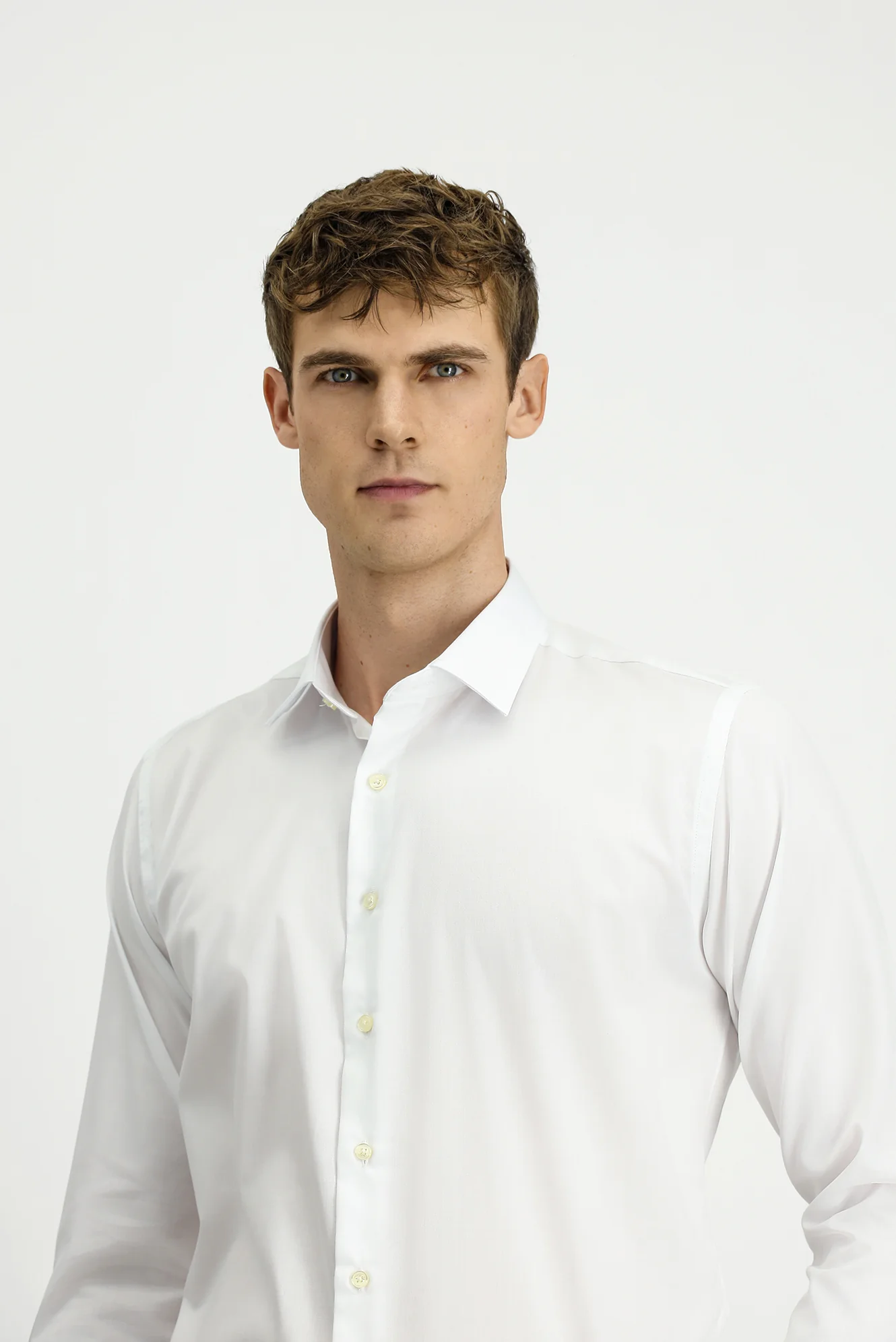Beyaz Uzun Kol Slim Fit Dar Kesim Klasik Non Iron Pamuklu Gömlek - Image 3