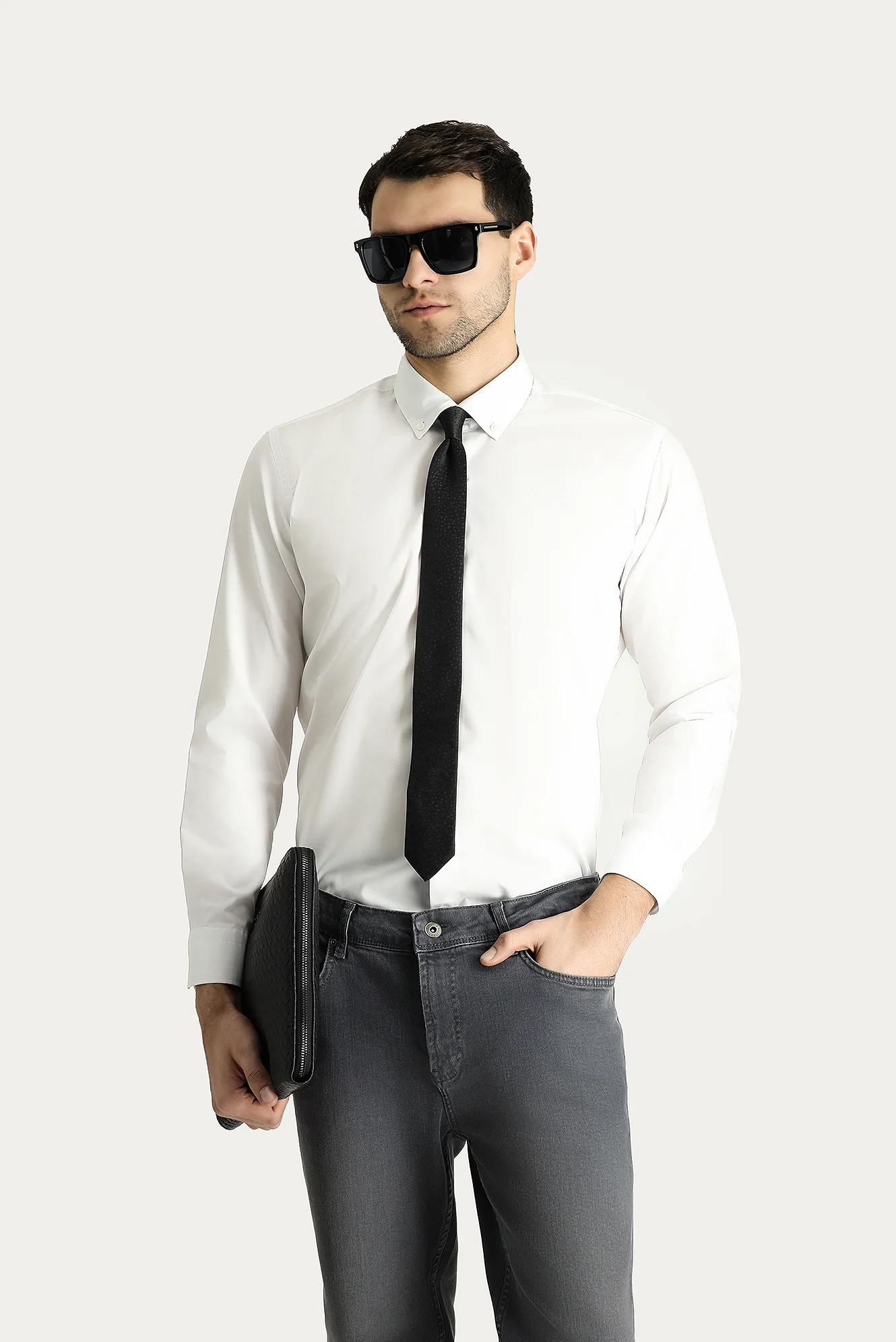 Beyaz Uzun Kol Slim Fit Düğmeli Yaka Pamuklu Non Iron Ütü Gerektirmeyen Gömlek - Image 3