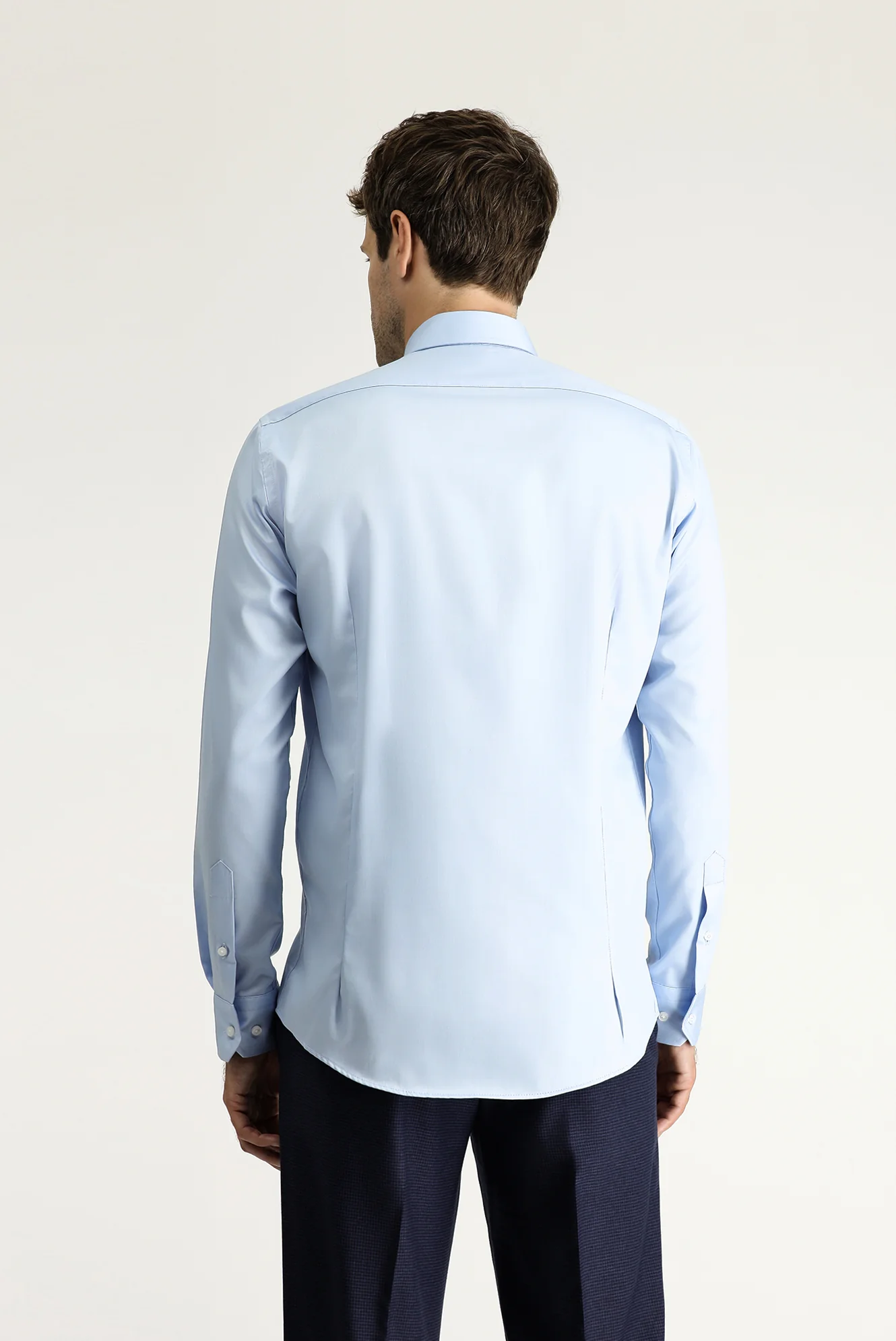 Uçuk Mavi Uzun Kol Slim Fit Dar Kesim Klasik Non Iron Saten Pamuklu Gömlek - Image 4